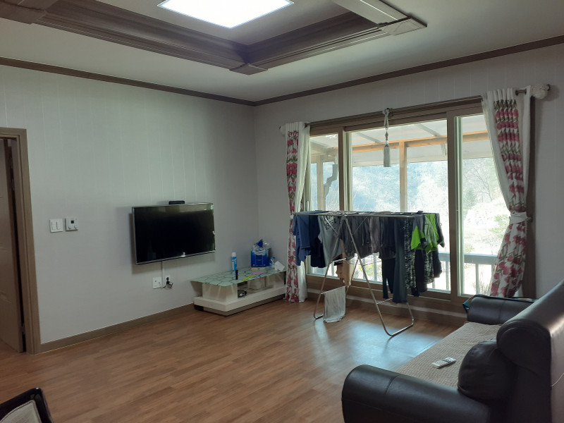 b87e9bec212a9dd0e6203043ef7a484cfcbd3941.jpg